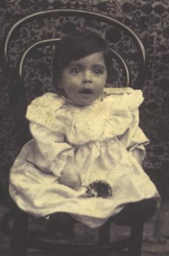 Irandokht Farshi (Mofakham) at the age of 4