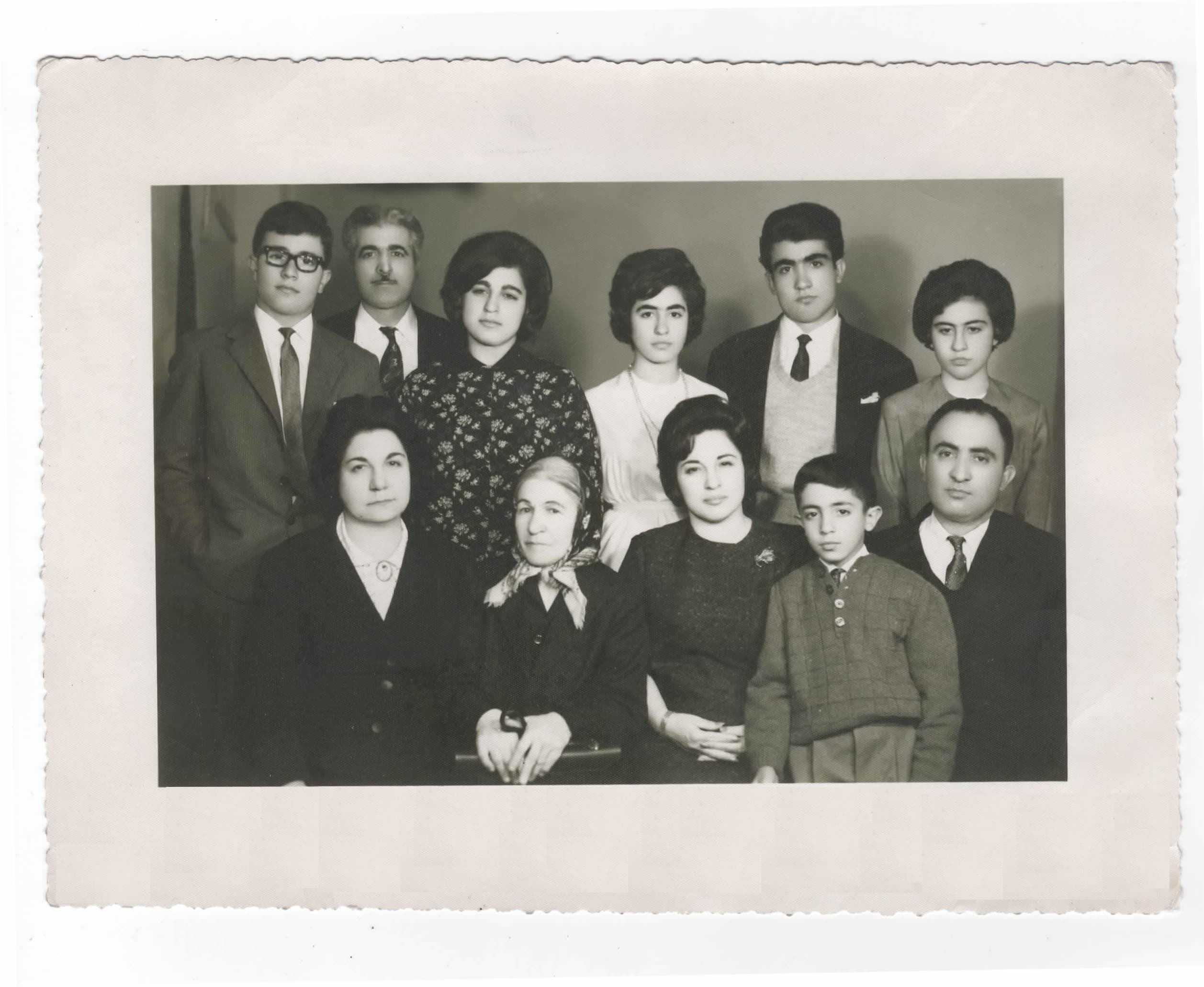 Mofakham, Farshi and Mostofi families