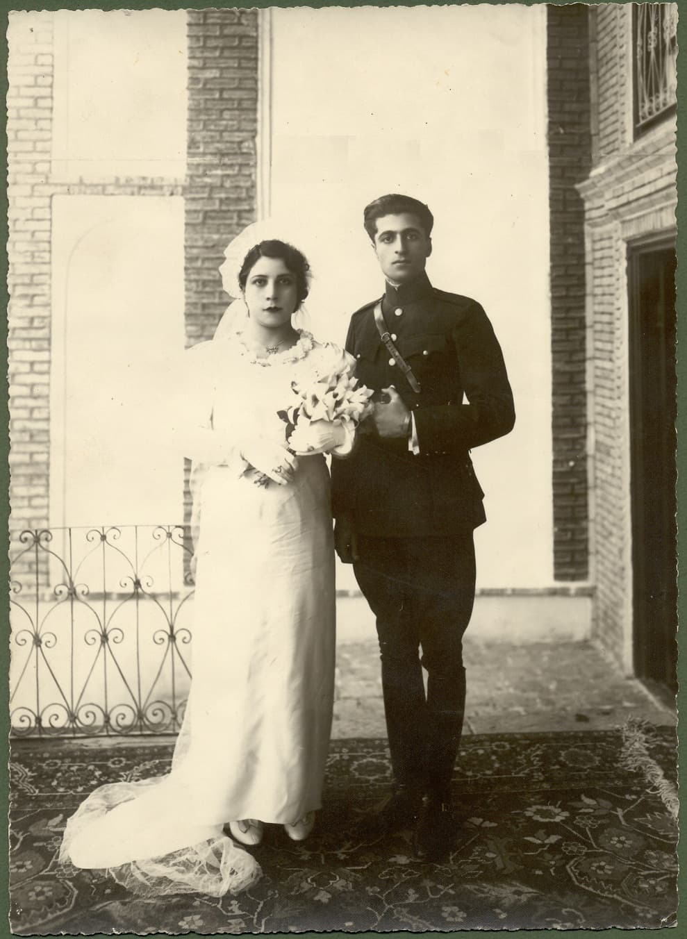 Irandokht and Saiid Mofakham's wedding photo.